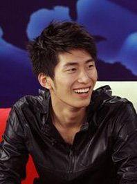 窦骁资料个人资料介绍,从阳光少年到实力派演员的成长之路