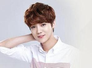 鹿晗年轻照片,回首那些青涩年华